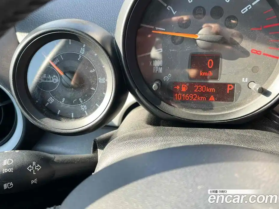 Mini Cooper Convertible 2015 1.6 Автомат в Москве № 188688, фото 11