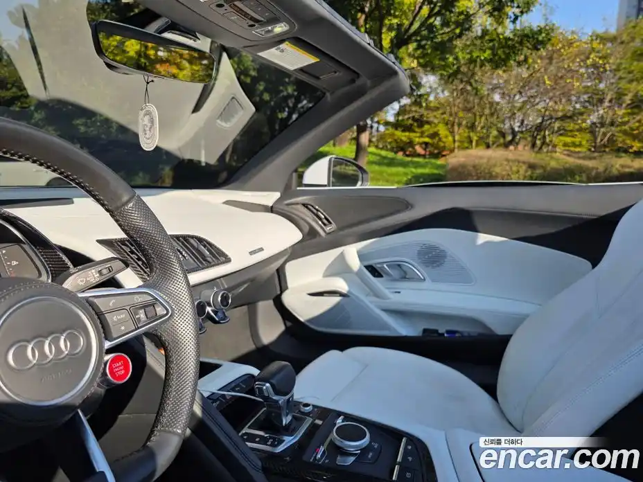 Audi R8 2020 5.2 Робот в Москве № 191976, фото 15