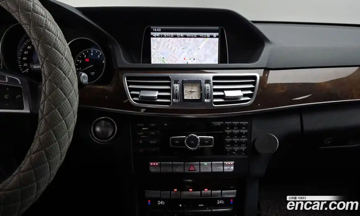 Mercedes-Benz E-Class 2014 3.5 Автомат в Москве № 195420, фото 20