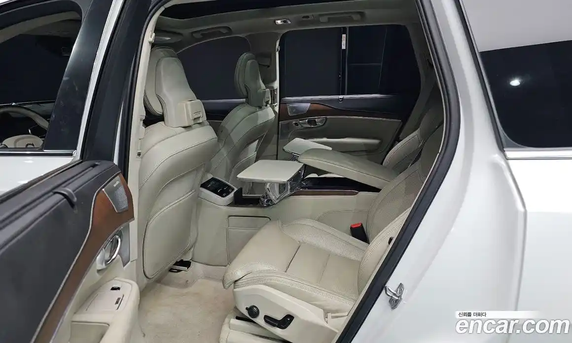 Volvo XC90 2017 2.0 Автомат в Москве № 197095, фото 3