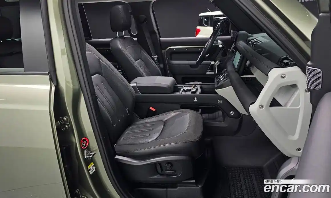 Land Rover Defender 2020 2.0 Автомат в Москве № 198117, фото 4