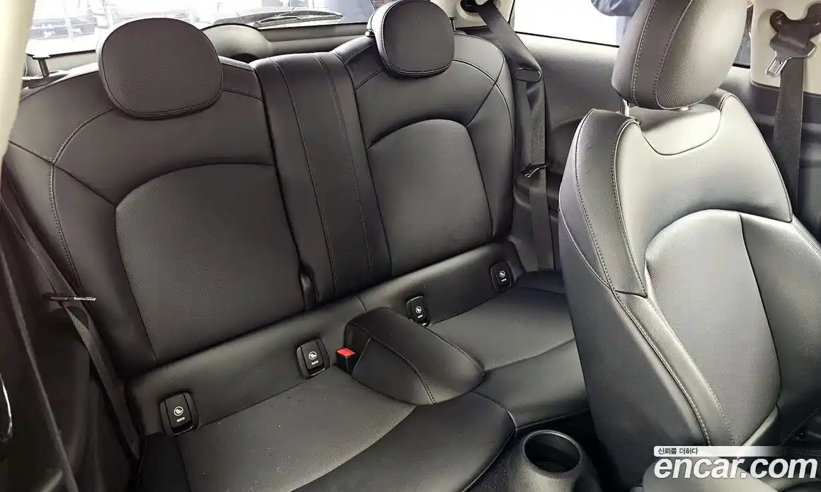 Mini Cooper 2017 2.0 Автомат в Москве № 198353, фото 11