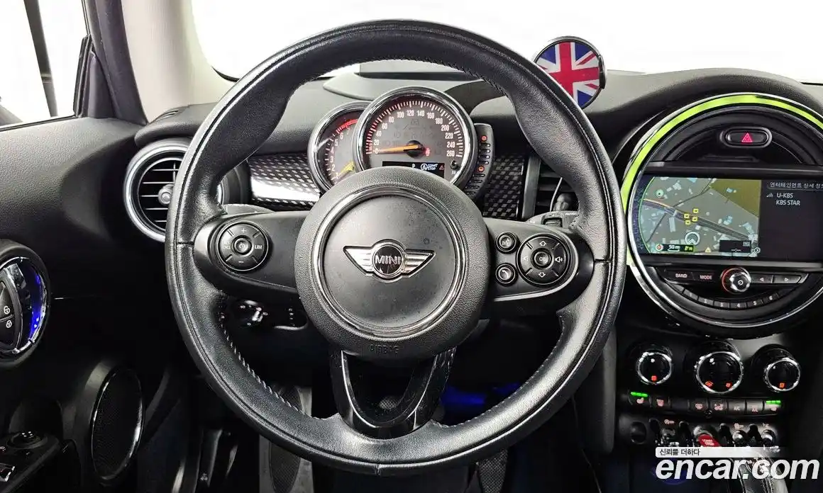 Mini Cooper 2017 2.0 Автомат в Москве № 198353, фото 19