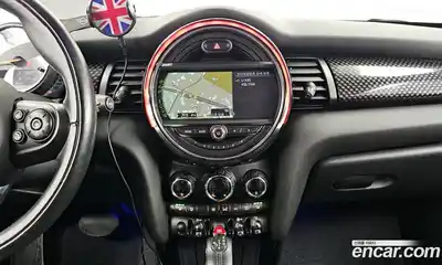 Mini Cooper 2017 2.0 Автомат в Москве № 198353, миниатюра 2