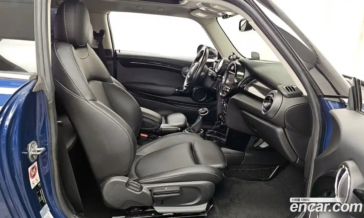 Mini Cooper 2017 2.0 Автомат в Москве № 198353, фото 6