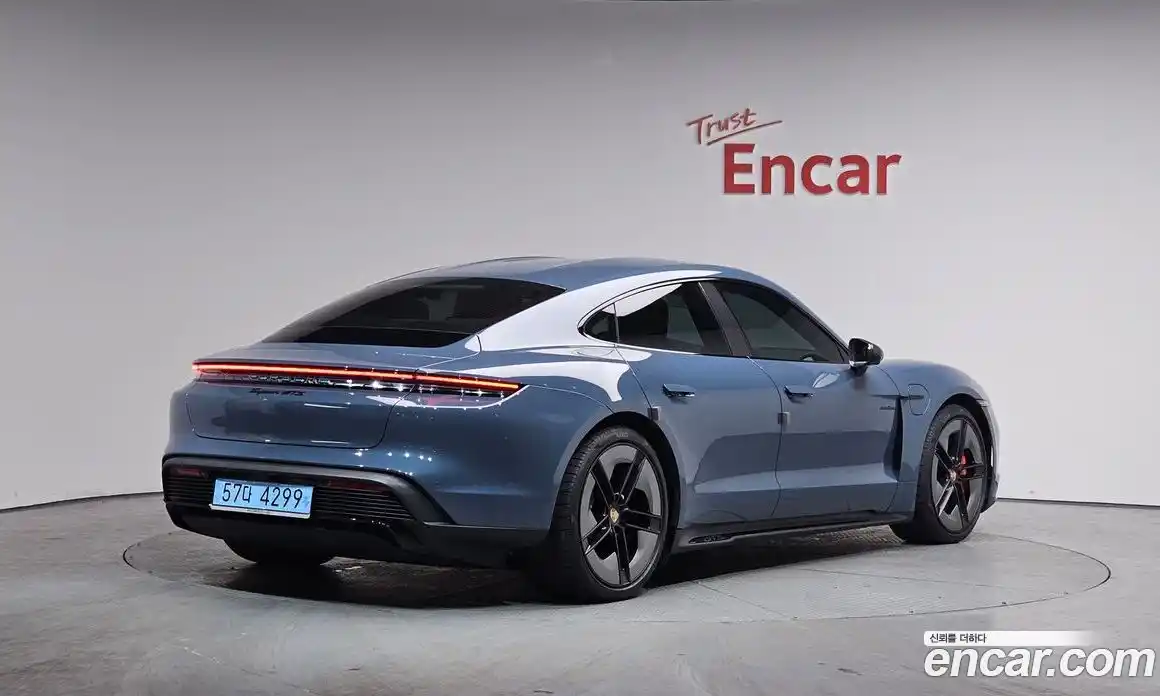 Porsche Taycan 2025 0.1 Автомат в Москве № 213024, фото 11