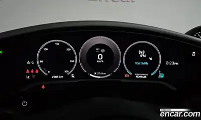 Porsche Taycan 2025 0.1 Автомат в Москве № 213024, миниатюра 8