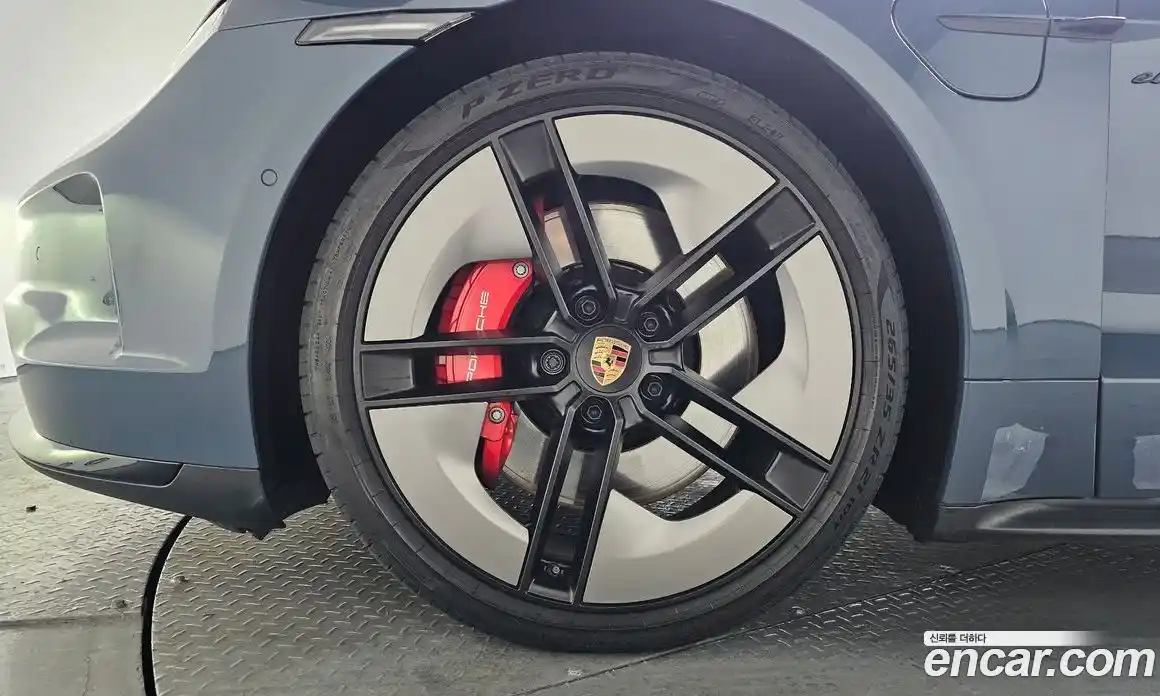 Porsche Taycan 2025 0.1 Автомат в Москве № 213024, фото 10