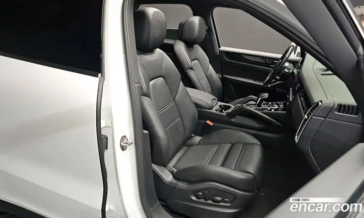 Porsche Cayenne 2023 3.0 Автомат в Москве № 213131, фото 19