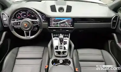 Porsche Cayenne 2023 3.0 Автомат в Москве № 213131, миниатюра 3