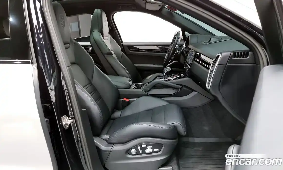 Porsche Cayenne 2020 3.0 Автомат в Москве № 213134, фото 6