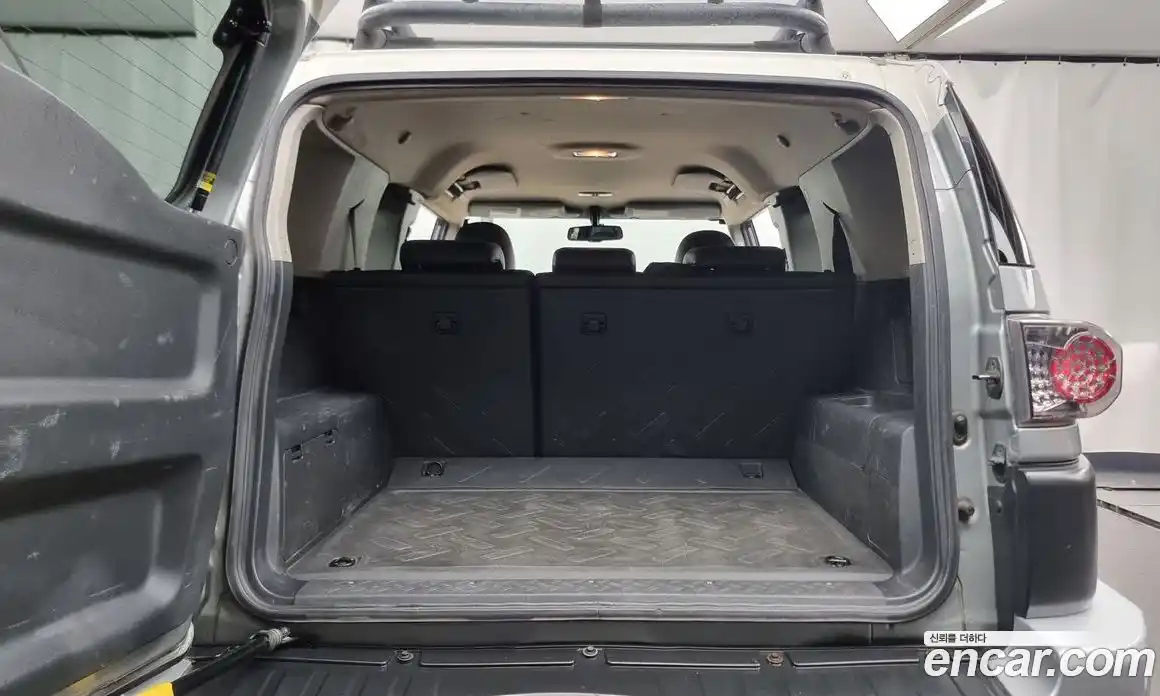 Toyota FJ Cruiser 2010 4.0 Автомат в Москве № 215558, фото 5