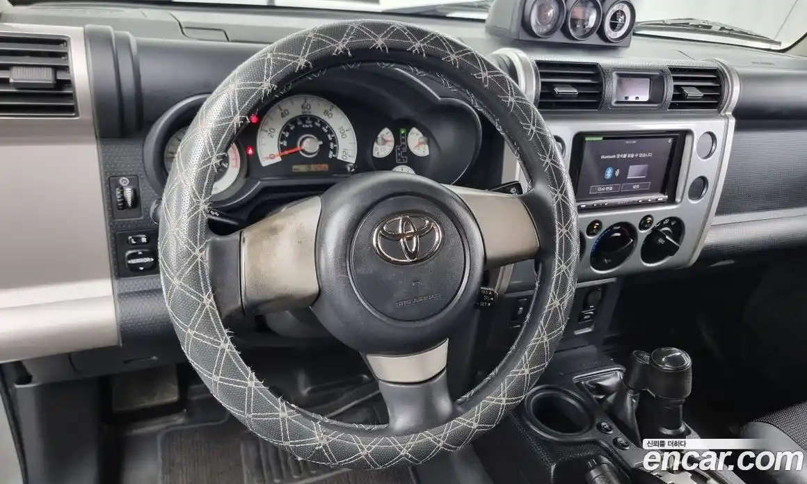 Toyota FJ Cruiser 2010 4.0 Автомат в Москве № 215558, фото 6