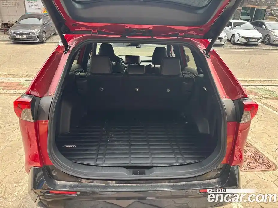 Toyota RAV4 2024 2.5 Автомат в Москве № 215634, фото 8