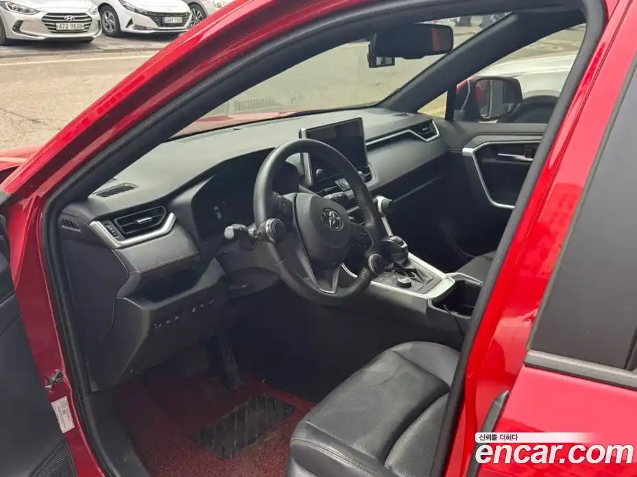 Toyota RAV4 2024 2.5 Автомат в Москве № 215634, фото 10