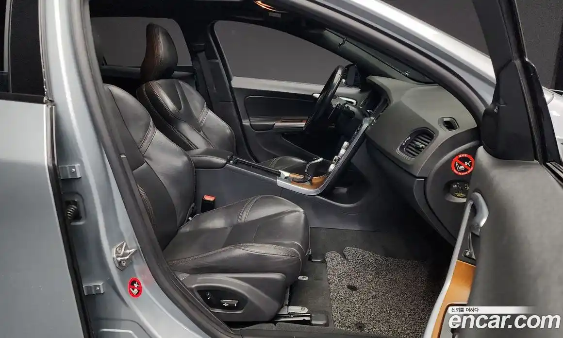 Volvo V60 2016 2.0 Автомат в Москве № 218052, фото 11