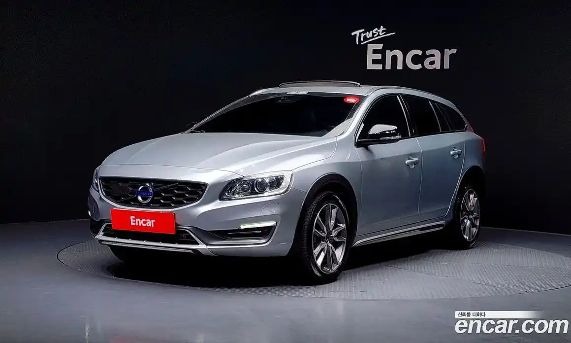 Volvo V60 2016 2.0 Автомат в Москве № 218052, фото 12