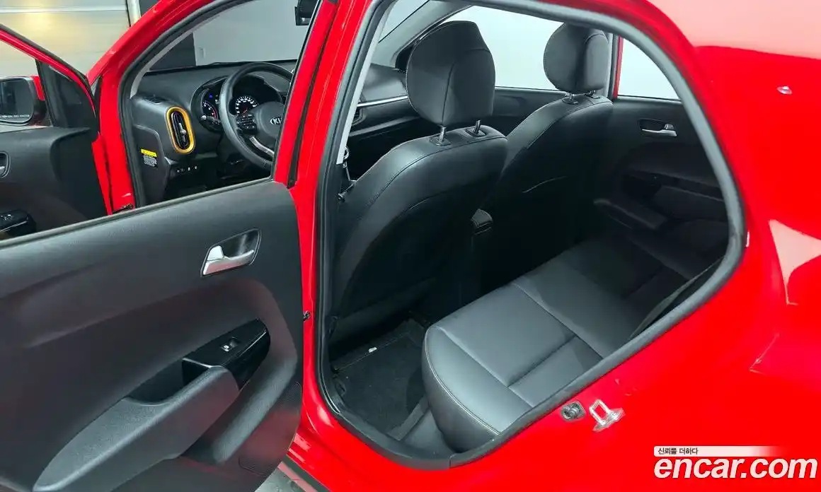 Kia Morning 2021 1.0 Автомат в Москве № 22143, фото 3