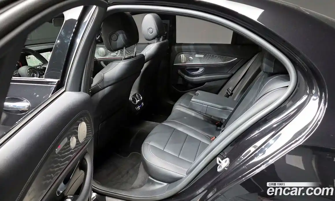Mercedes-Benz E-Class 2023 2.0 Автомат в Москве № 222489, фото 19