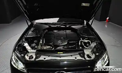 Mercedes-Benz E-Class 2019 1.9 Автомат в Москве № 226939, миниатюра 3