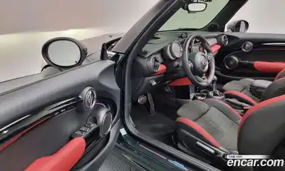 Mini Cooper Convertible 2019 2.0 Автомат в Москве № 227745, миниатюра 2