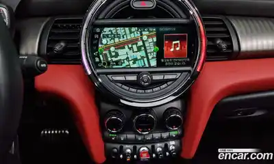 Mini Cooper Convertible 2019 2.0 Автомат в Москве № 227745, миниатюра 9