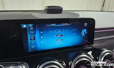 Mercedes-Benz GLB-Class 2025 2.0 Автомат в Москве № 229393, миниатюра 2