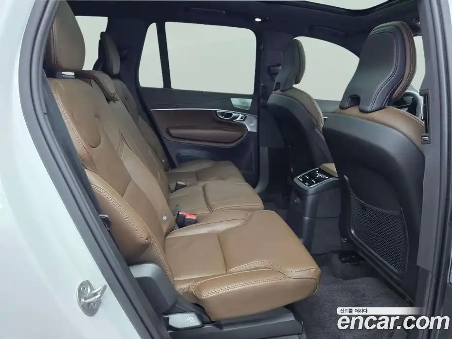 Volvo XC90 2024 2.0 Автомат в Москве № 230787, фото 11