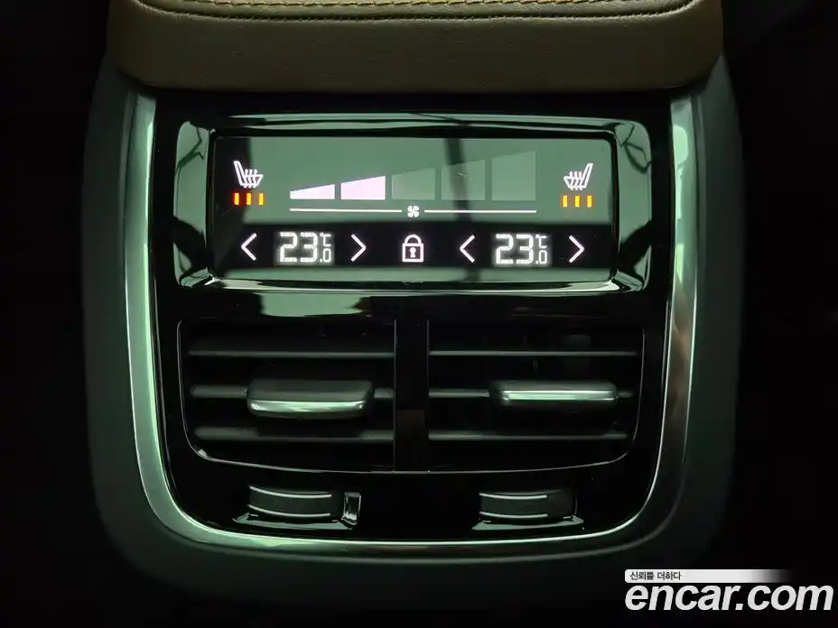 Volvo XC90 2024 2.0 Автомат в Москве № 230787, фото 17