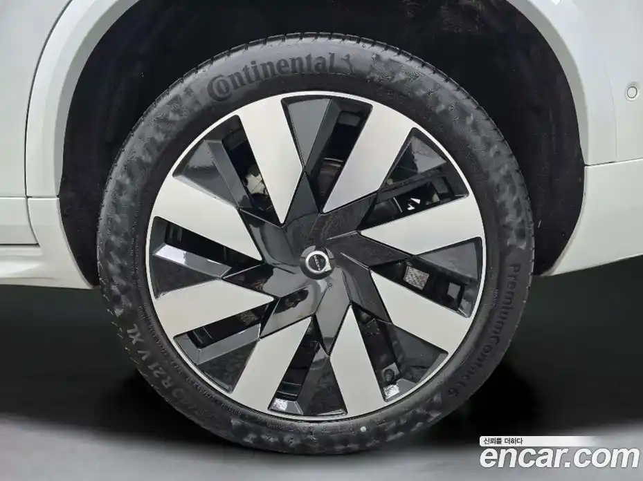 Volvo XC90 2024 2.0 Автомат в Москве № 230787, фото 5