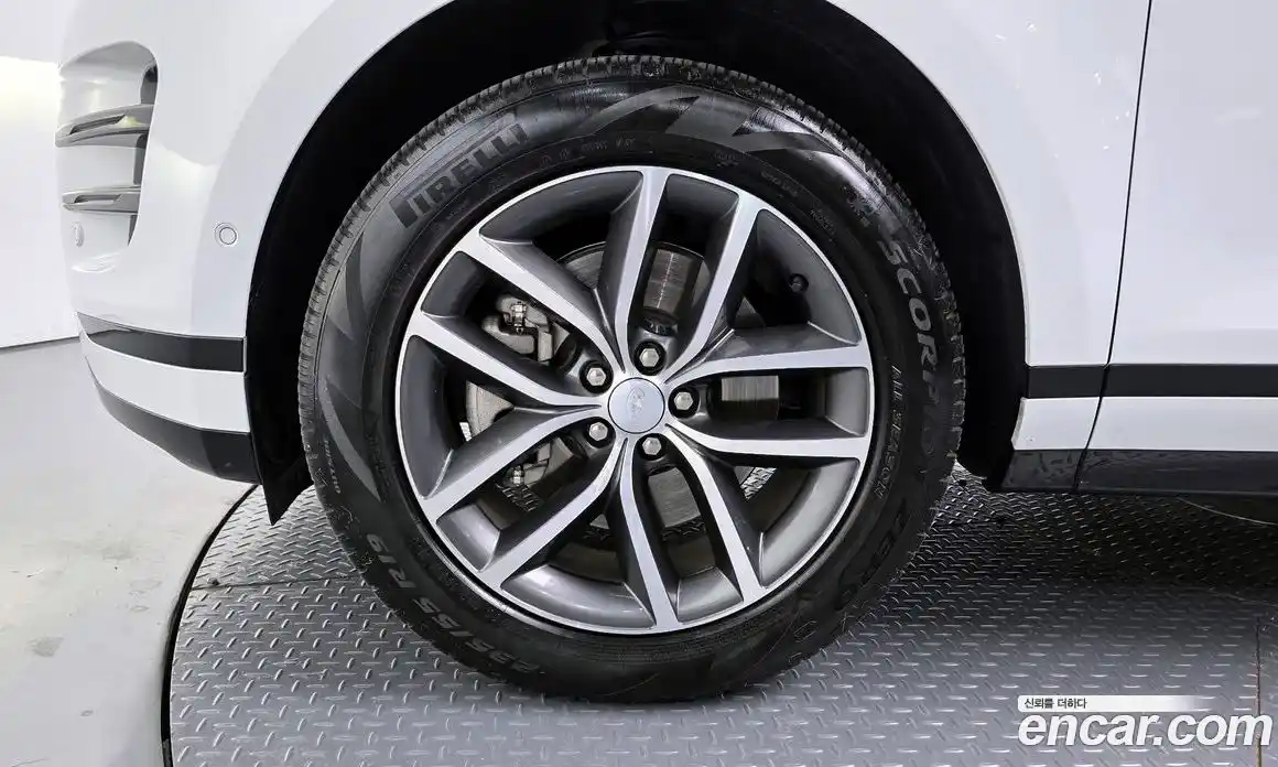 Land Rover Range-Rover Evoque 2026 2.0 Автомат в Москве № 231147, фото 8