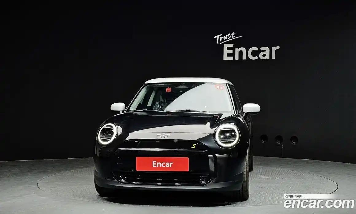 Mini Cooper 2024 0.1 Автомат в Москве № 231377, фото 3