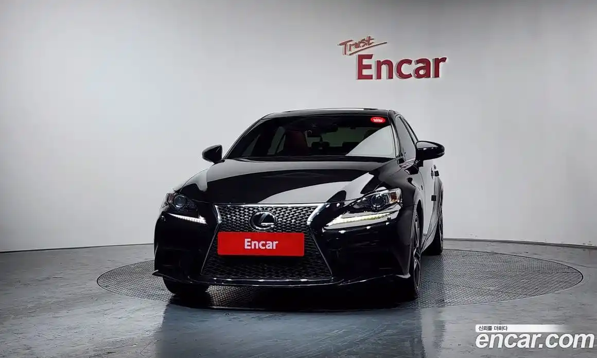 Lexus IS 2016 2.0 Автомат в Москве № 231996, фото 3