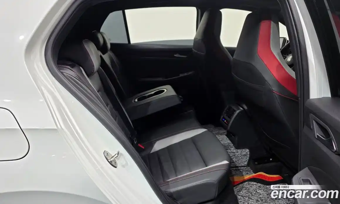 Volkswagen Golf 2024 2.0 Автомат в Москве № 232077, фото 18