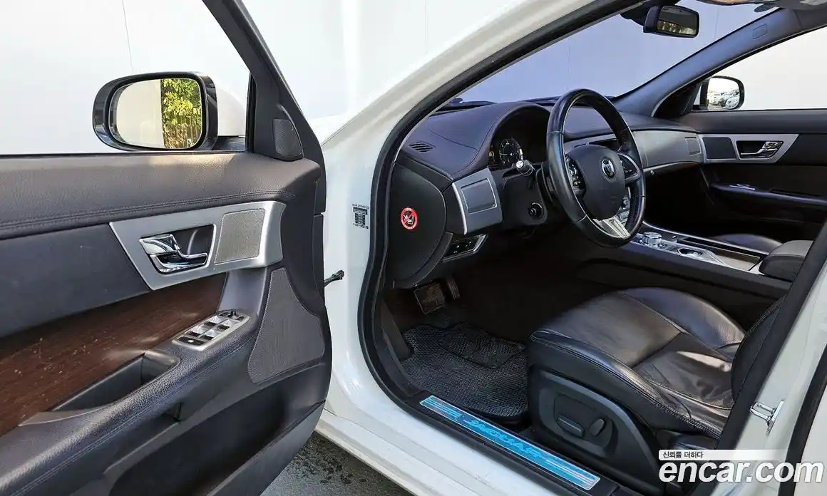 Jaguar XF 2014 2.2 Автомат в Москве № 247490, фото 17