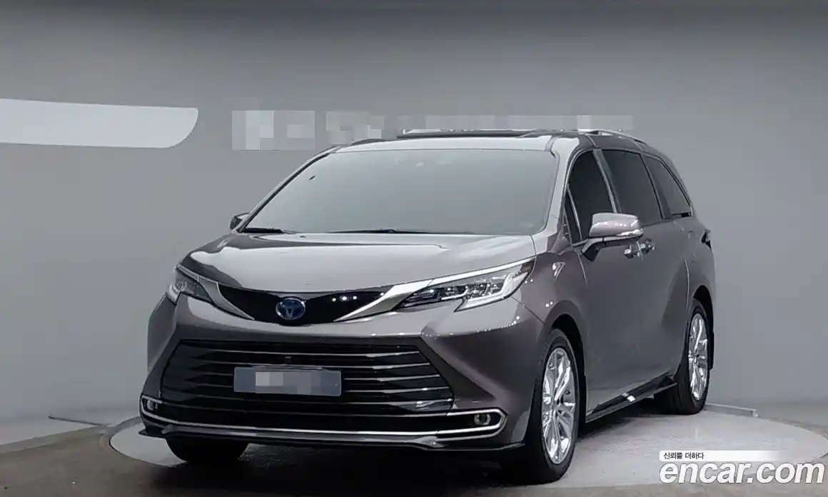 Toyota Sienna 2022 2.5 Автомат в Москве № 279743, фото 1