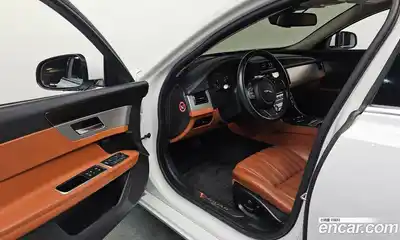 Jaguar XF 2017 2.0 Автомат в Москве № 283821, миниатюра 10