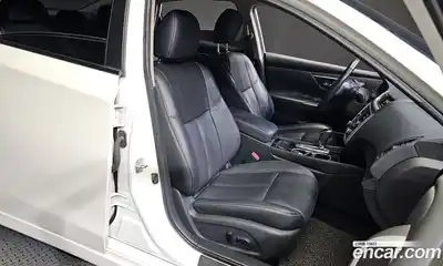 Nissan Altima 2017 2.5 Автомат в Москве № 285052, миниатюра 2