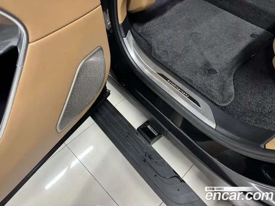 Land Rover Range-Rover 2023 4.4 Автомат в Москве № 296217, фото 13