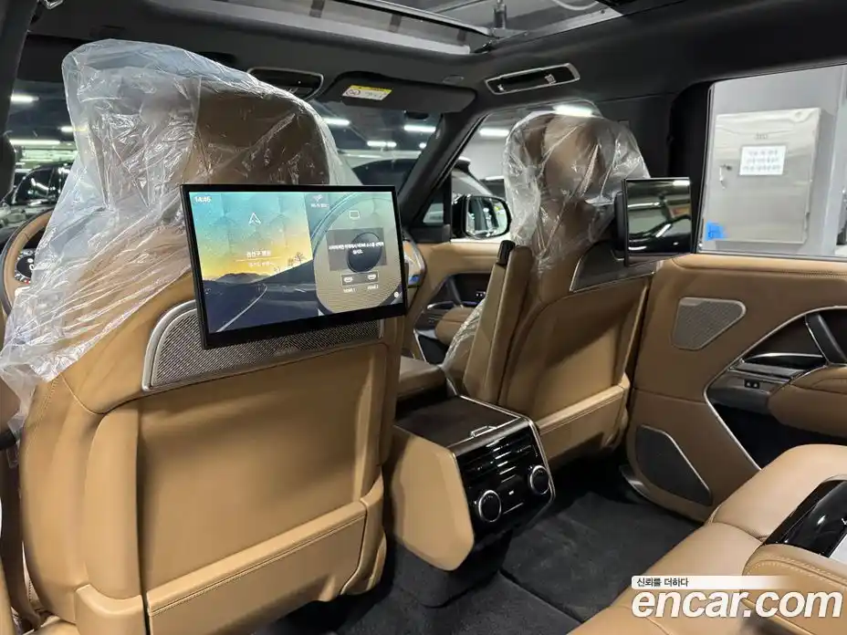 Land Rover Range-Rover 2023 4.4 Автомат в Москве № 296217, фото 15