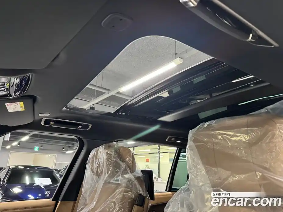 Land Rover Range-Rover 2023 4.4 Автомат в Москве № 296217, фото 17