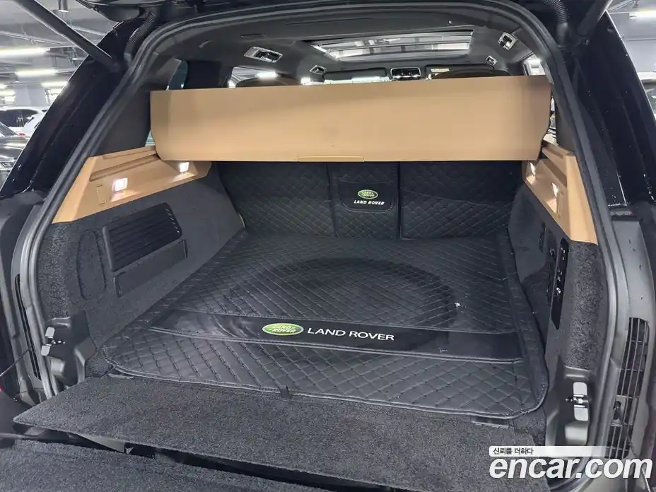 Land Rover Range-Rover 2023 4.4 Автомат в Москве № 296217, фото 18