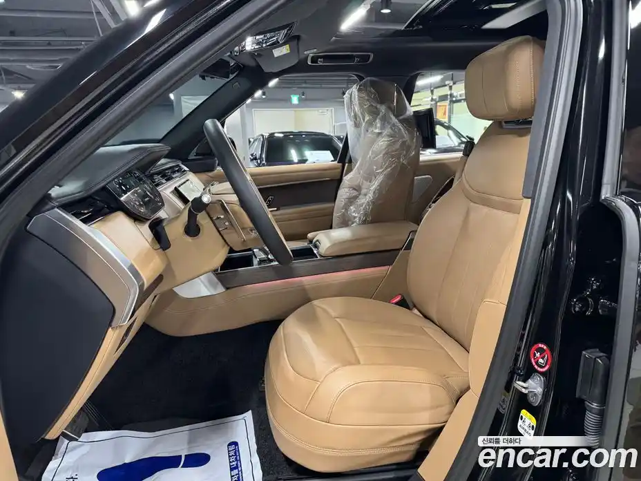 Land Rover Range-Rover 2023 4.4 Автомат в Москве № 296217, фото 9