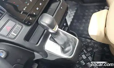 Hyundai Staria, 2025