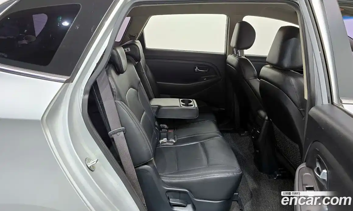 Kia Carens 2017 2.0 Автомат в Москве № 321683, фото 12