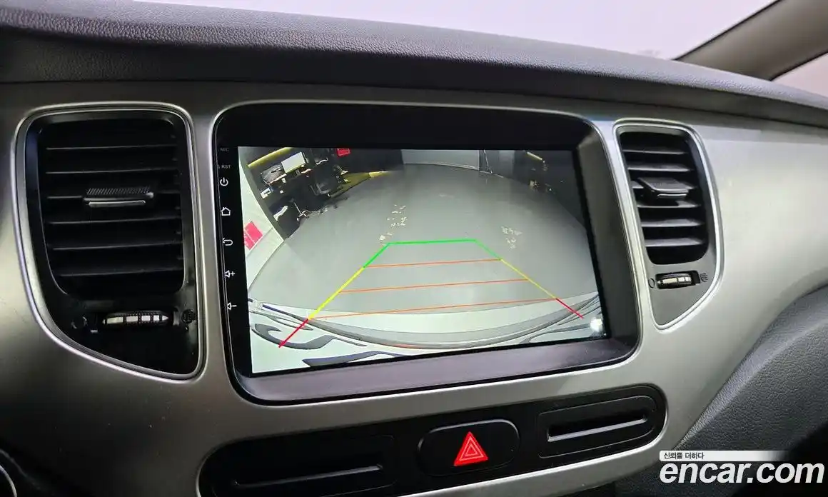 Kia Carens 2017 2.0 Автомат в Москве № 321683, фото 15