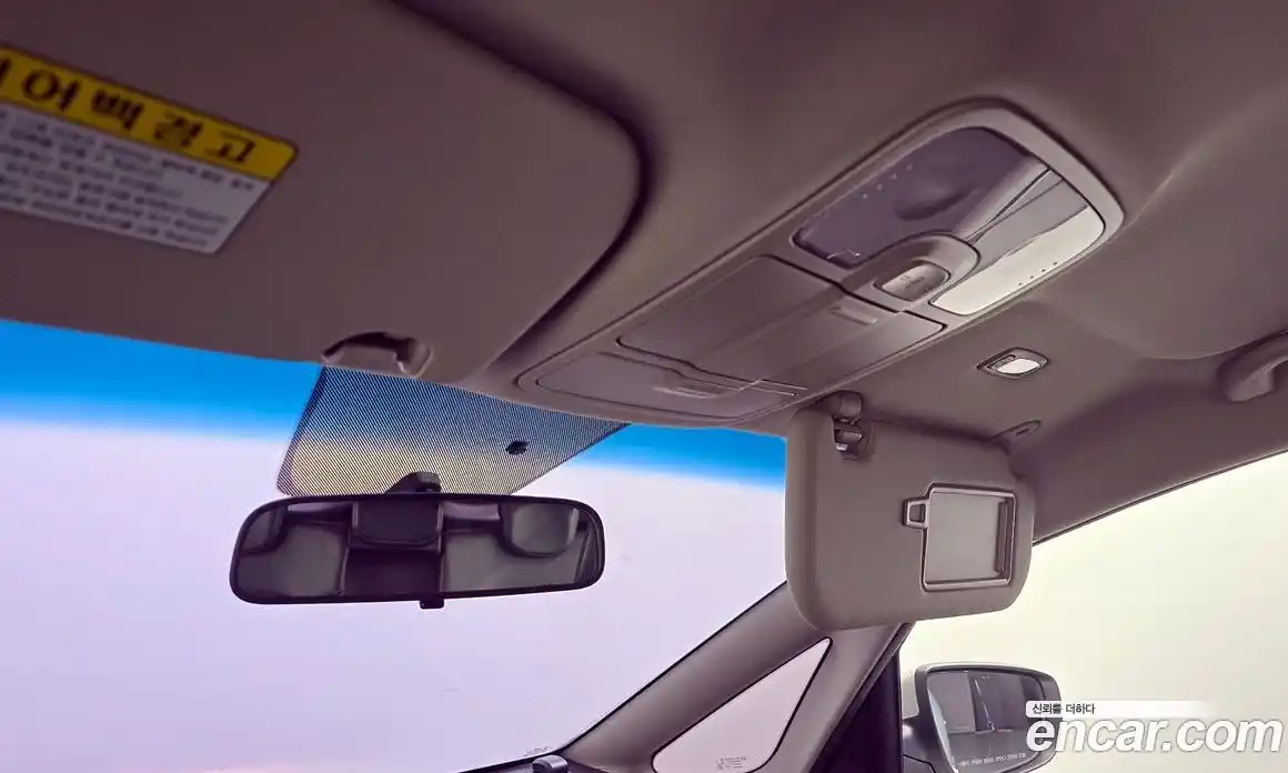 Kia Carens 2017 2.0 Автомат в Москве № 321683, фото 18