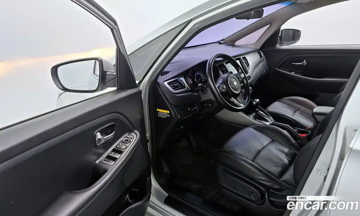 Kia Carens 2017 2.0 Автомат в Москве № 321683, фото 10