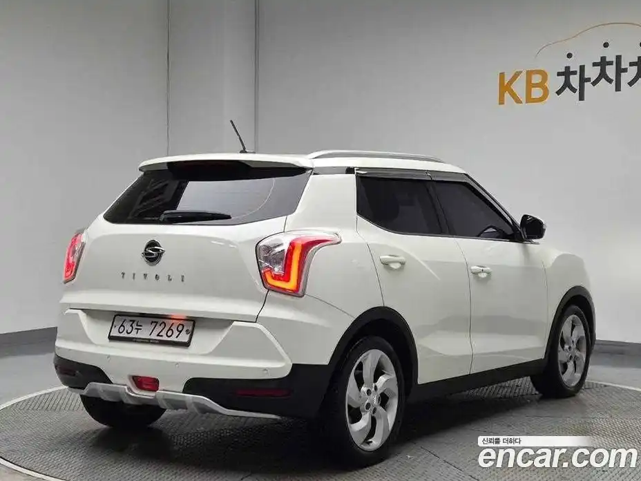 SsangYong TIBOLI 2015 1.6 Автомат в Москве № 36128, фото 3