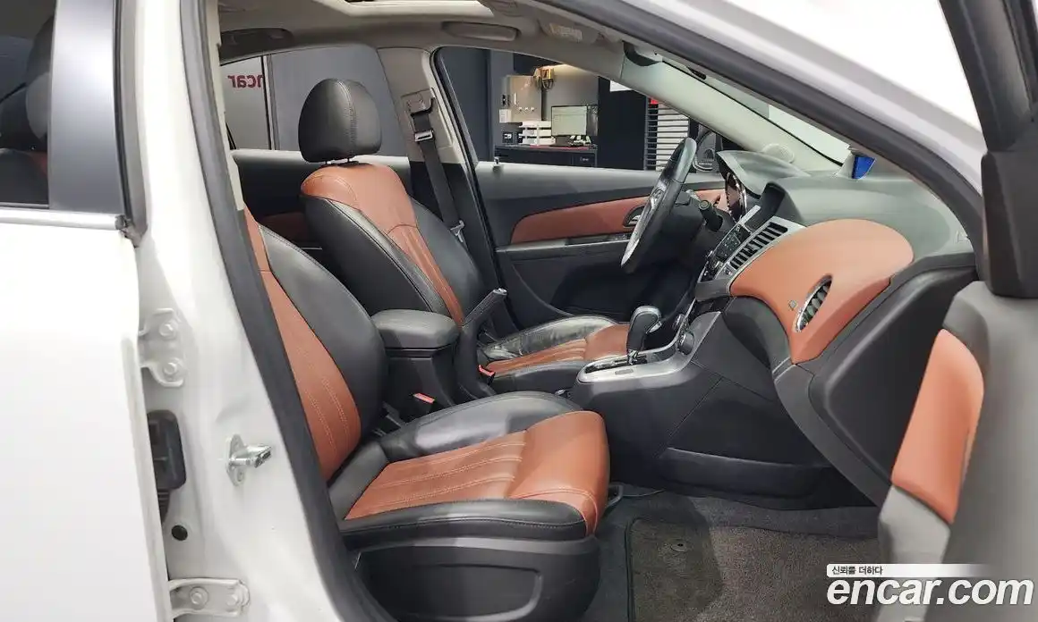 Chevrolet Cruze 2011 1.6 Автомат в Москве № 37157, фото 4